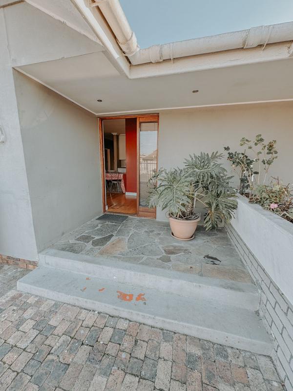 4 Bedroom Property for Sale in Goodwood Central Western Cape